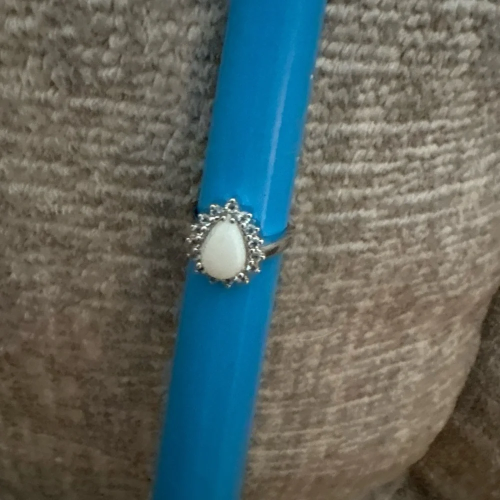 EUC stamped .925 stone ring. Size 8